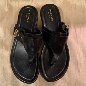 Black Cole Haan Grando’s Thong sandalsSize 8.5